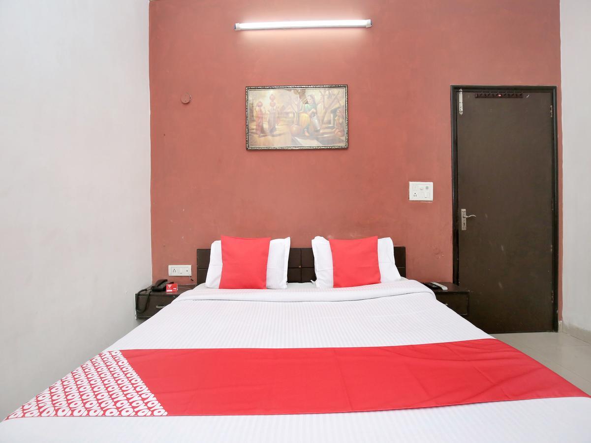 Oyo 12972 Hotel Krishna Castle Amritsar Eksteriør bilde